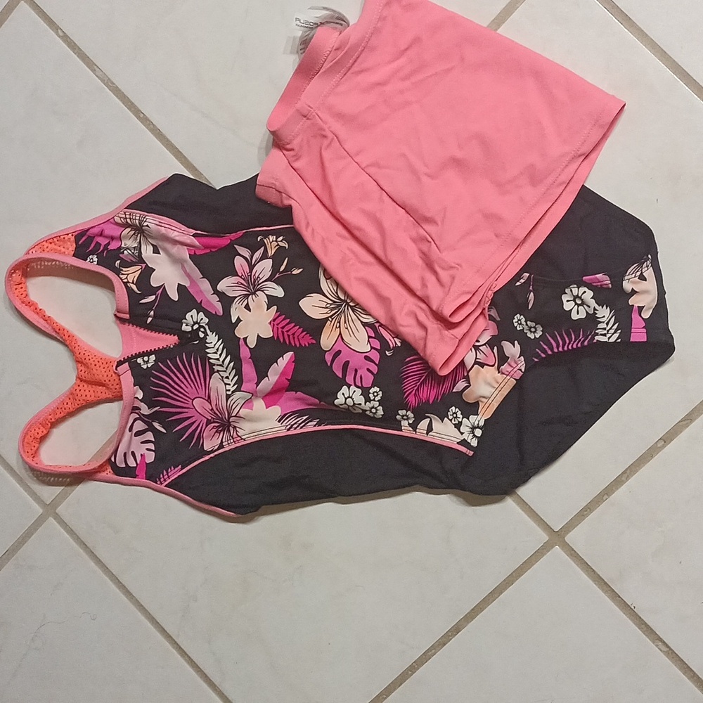 Girls swimsuit